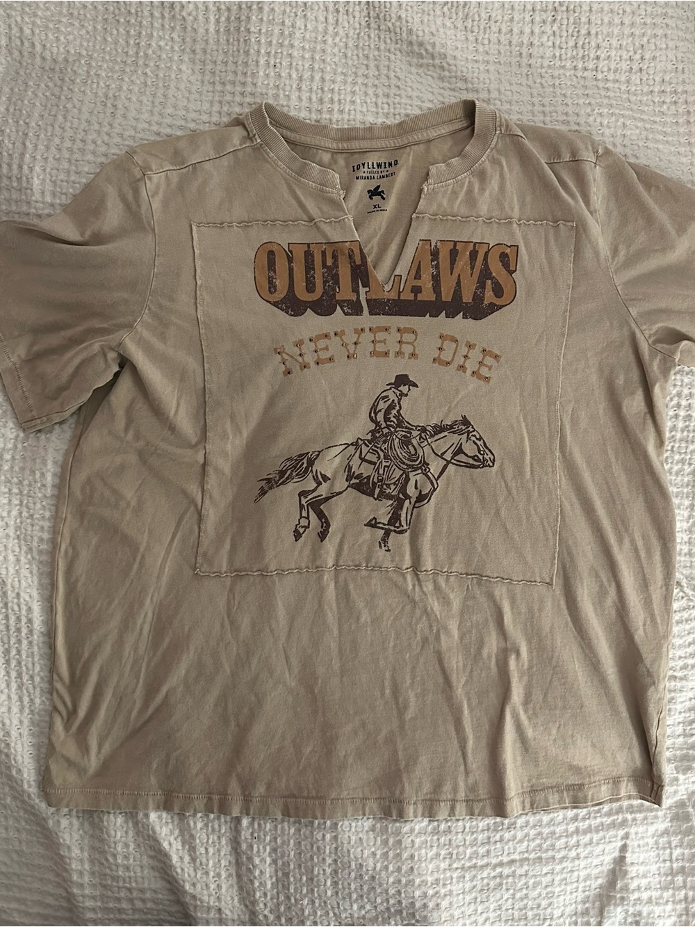 Outlaws Never Die Women's Short Sleeve Tee - Beige